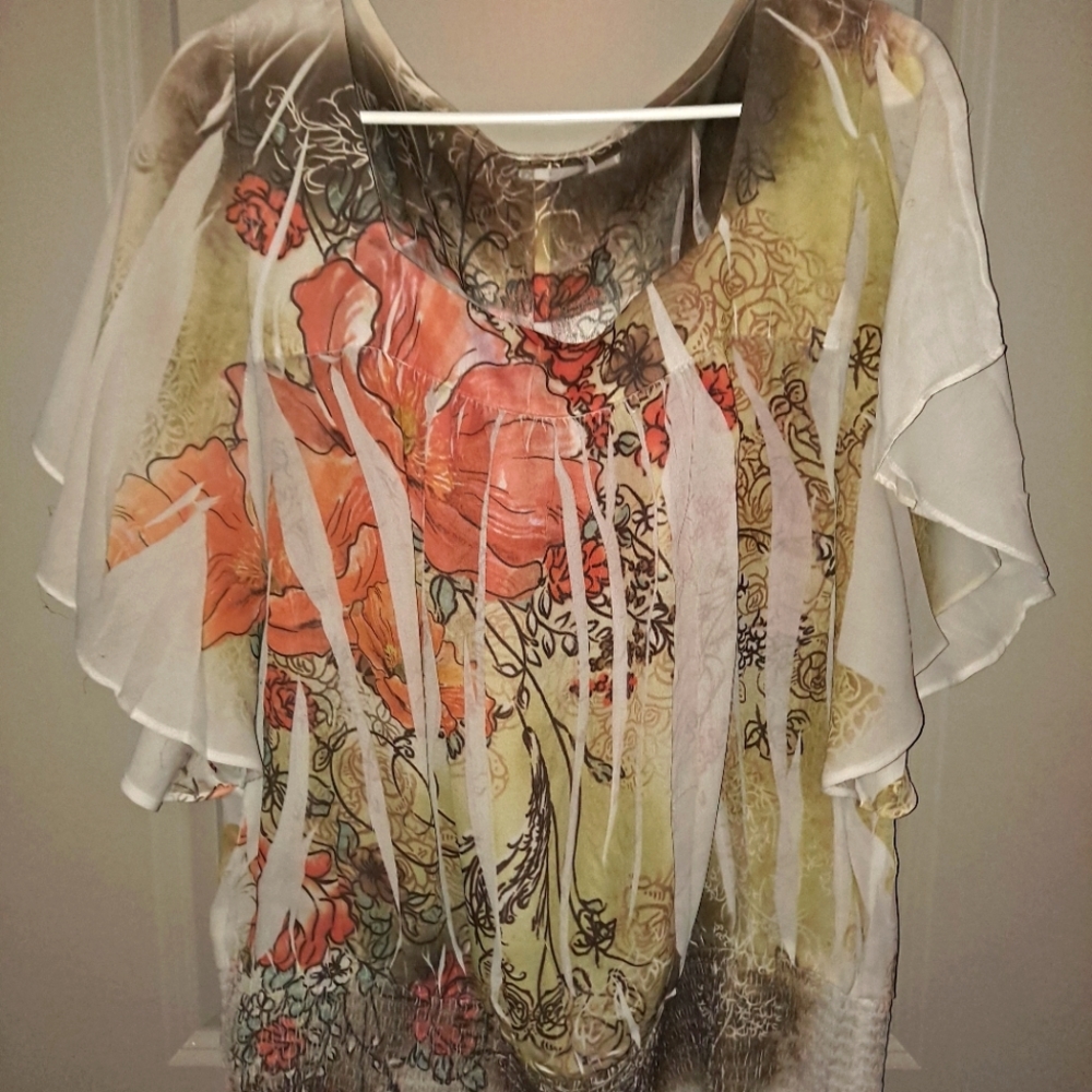 Cute flowy top - Picture 2 of 2